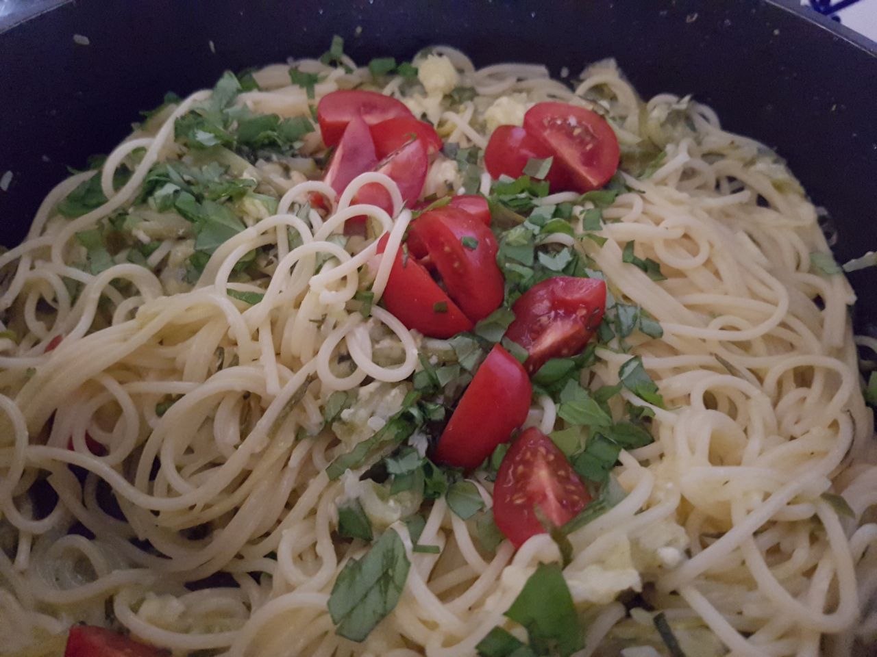 Pasta med courgette och citron